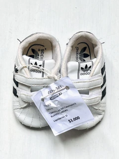 PLAY | 3 MESES | ADIDAS | *ZAPATILLAS NO CAMINANTE BLANCO Y NEGRO