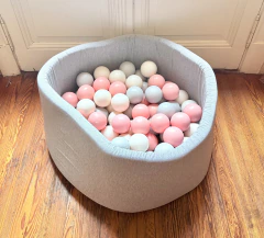 Kutika play and home | pelotero con pelotas gris rosa blanco