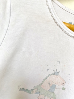 PLAY | 2A (amplio) | Baby Cottons | remera pijama manga corta algodon pima blanca dinosaurious bailarines - comprar online