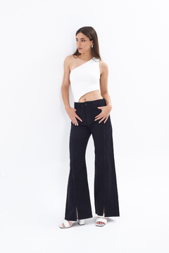 WIDE LEG RIGIDO CON TAJO DELANTERO Y STRASS - CORAL - STRIVEN JEANS