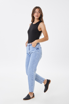 MOM RIGIDO - CIERVO - STRIVEN JEANS