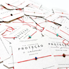 Fio vermelho proteção e boas energias