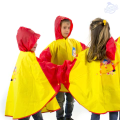 Piloto para lluvia con capucha en internet