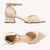 Sandália Bico Folha Couro Off White - comprar online