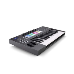 Novation LaunchKey 25 mk3 - comprar online