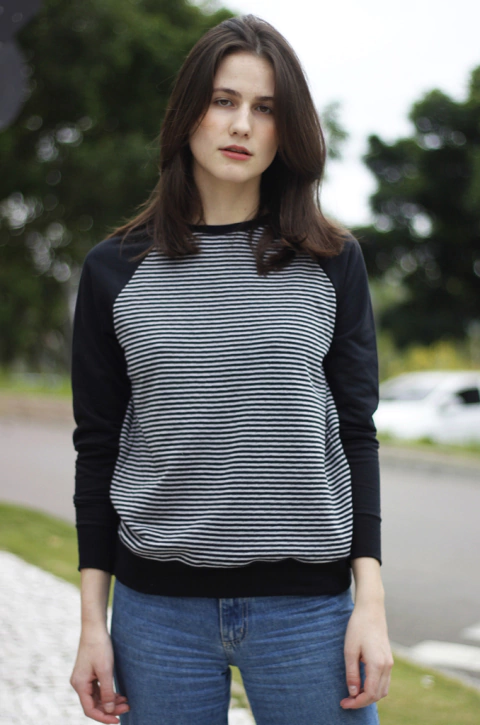 Blusão Feminino Raglan Listrado Preto