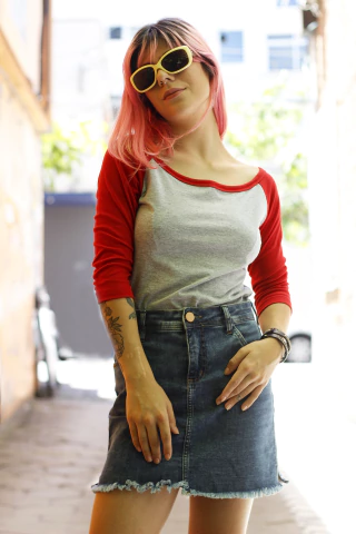 Camiseta Feminina Raglan Manga 3/4 Cinza Mescla / Vermelho - comprar online