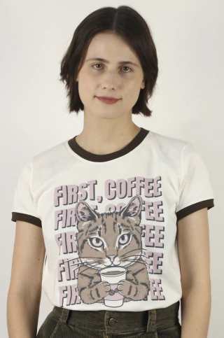 Camiseta Feminina Ringer Tee First Coffee - comprar online