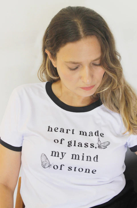 Camiseta Feminina Ringer Tee Heart Made Of Glass - comprar online