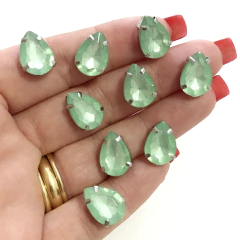 chaton-engrampado-verde