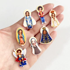 Imagem do Aplique Nossa Senhora de Guadalupe 3cm em Acrílico Sublimado para Laços e Artesanato