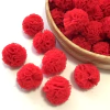 pompom-de-malha-vermelho