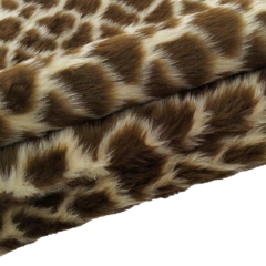 Pelucia Estampada Girrafa (1und) 40x40
