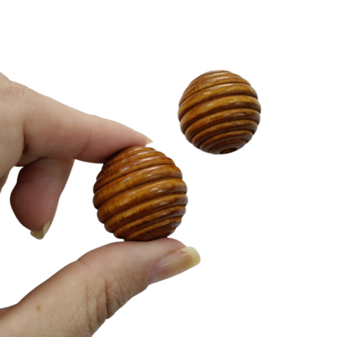 Bola Frisada Passante de Madeira Marrom Claro 30MM (2unds)