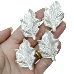 Pingente Folha Perolada (4unds)