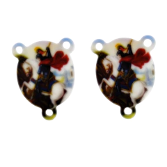 Entremeio acrílico representando São Jorge montado em um cavalo, com fundo colorido.