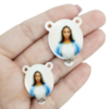 Dupla de entremeios de acrílico com imagem da Santíssima Virgem Maria.