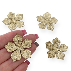 recorte de lonita de flor dourado