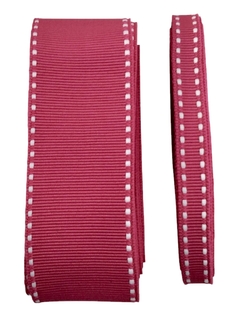 Kit de fita pespontada na cor pink, medindo 4 metros, com detalhes brancos nas bordas.