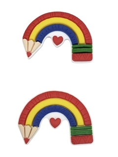 Aplique escolar emborrachado em formato de arco-íris com lápis colorido e coração.