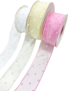 Três rolos de fita organza com pompom nas cores branca, amarela e rosa