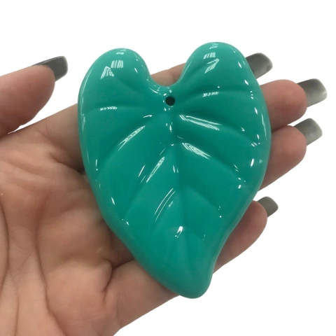 Pingente de Resina Folha Antúrio Turquesa (und)