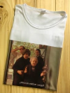 Remera ESPERANDO LA CARROZA DONDE ESTÁ MI AMIGA