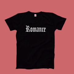 Remera Negra ROMANCE