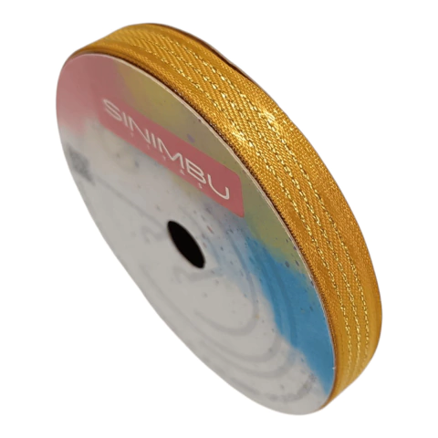 Rolo de fita decorativa Sinimbu na cor ouro com 10mm de largura e 10 metros de comprimento