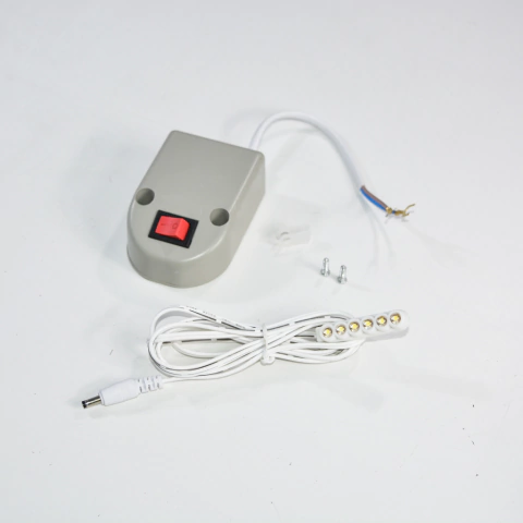 Luminária 6 Led's com Imã Bivolt