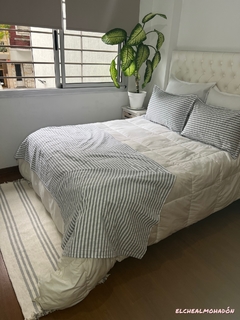 Combo Pie De Cama Tusor + (2) Almohadones Tusor + Alfombra