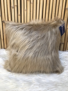 Imagen de Funda Almohadón 30x30 cm Brasilera pelo extra largo