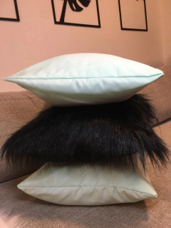 Combo D Almohadones Tela Batista X2 +almohadón De Piel Pack en internet