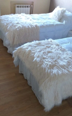 Manta Pie de Cama Nórdico Premium- ZORRO CRUDO
