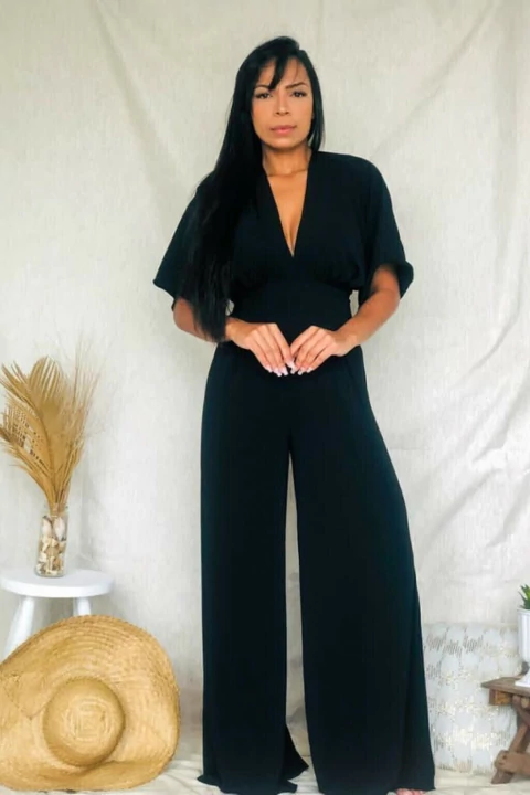 MACACÃO LONGO COM DECOTE V PRETO - comprar online