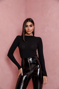 blusa-manga-longa-em-modal-preto-ana-dot