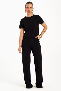 blusa-manga-curta-reta-preto