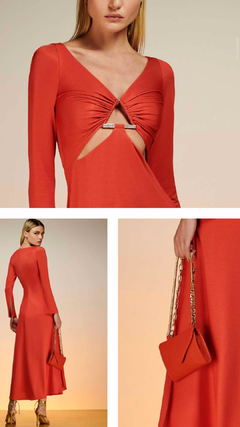 vestido-longo-em-malha-com-fenda-caos-laranja