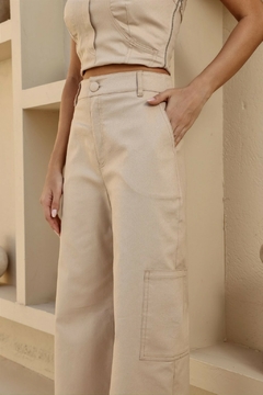 CALÇA CARGO CINTURA ALTA SARJA BEGE - T Brand Store