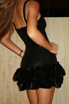 VESTIDO CURTO PAETÊ PRETO CLARA na internet