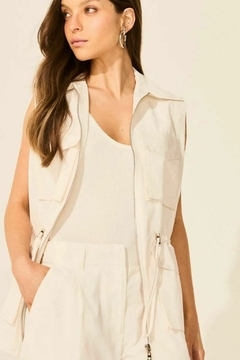 COLETE ALFAIATARIA OFF WHITE LUANA - comprar online