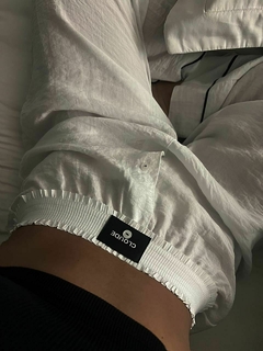 CALÇA CINTURA MÉDIA CHARLIZE OFF WHITE - comprar online
