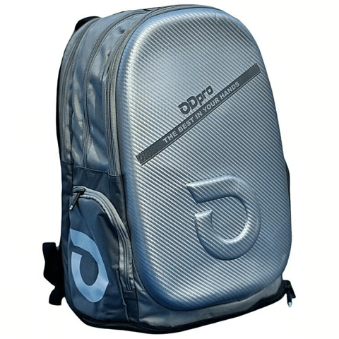 Mochila ODpro Pro gris con diseño moderno y compartimentos múltiples, ideal para uso diario o viajes.