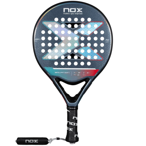 Paleta de pádel Nox Equation Light W Advanced 2025 con núcleo de Eva, diseño moderno y funda de regalo. Ideal para jugadoras que buscan control y ligereza en la cancha.
