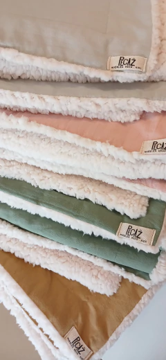 MANTAS ABRIGO CON CORDERITO - comprar online