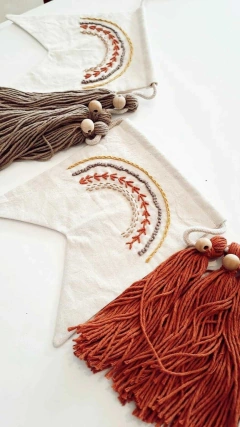 BANDERINES BORDADOS en internet