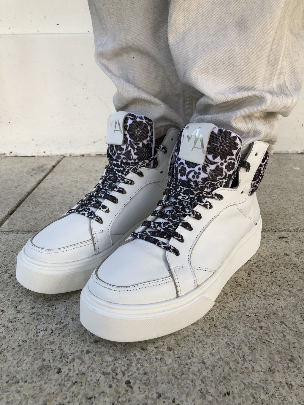 Zapa Botas Verona Flor Blancas thumbnail 3