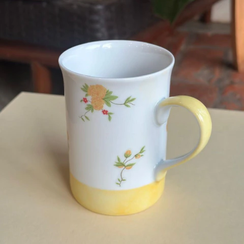 BOX ESSÊNCIA | FLOR AMARELA | PINTURA EM PORCELANA