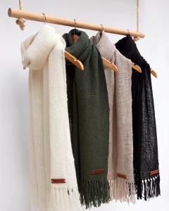 Chalina de lana de llama | Negra en internet