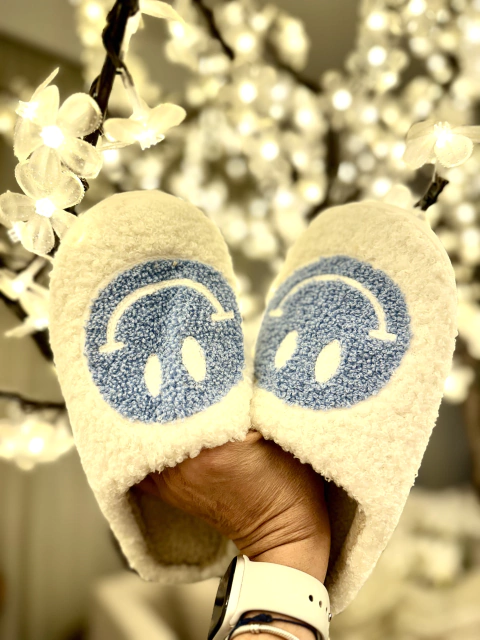 Pantuflas Smile celeste o rosa